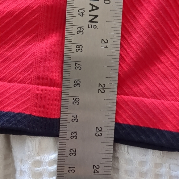 Athleta XS RED Flurry Balaclava Seamless Hoodie Pullover Compression Thumbhole - Picture 8 of 9